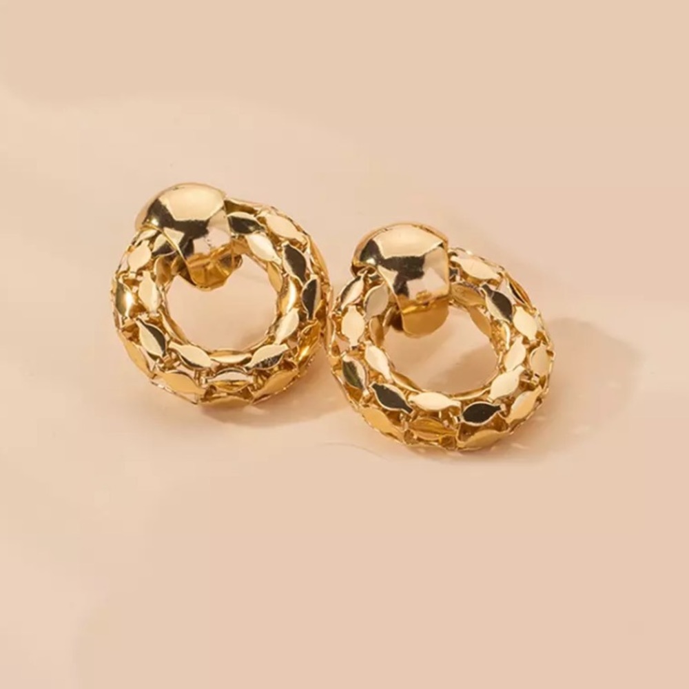Fashion Gold Tone Circle Earrings - Picture 2 of 5